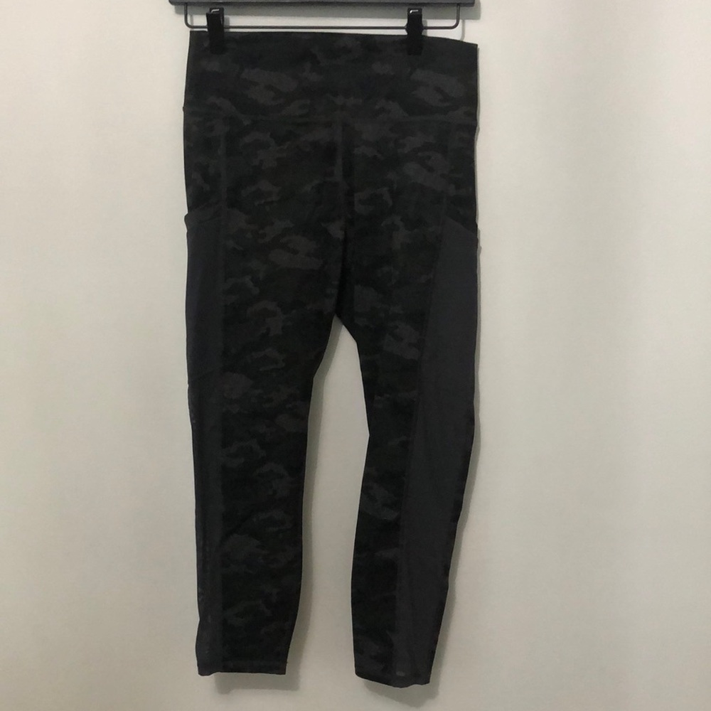 Fabletics Camo tights size medium